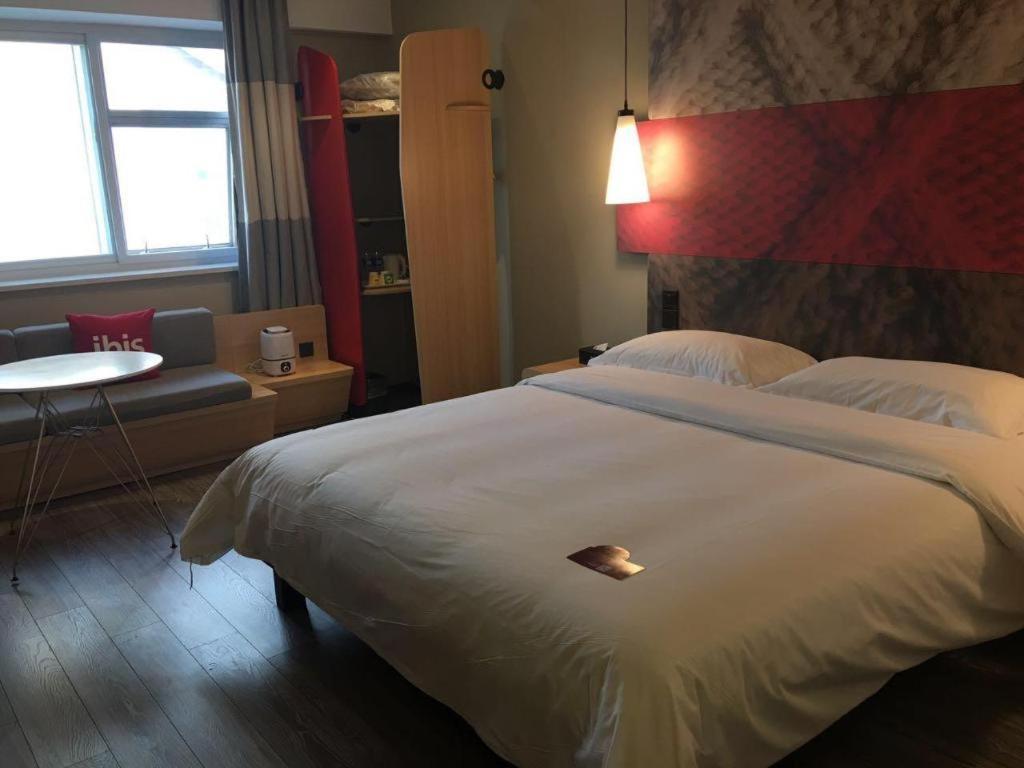 Отель Ibis Shenyang North Station Экстерьер фото