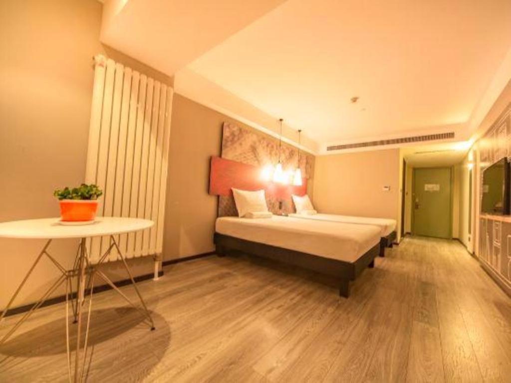 Отель Ibis Shenyang North Station Экстерьер фото