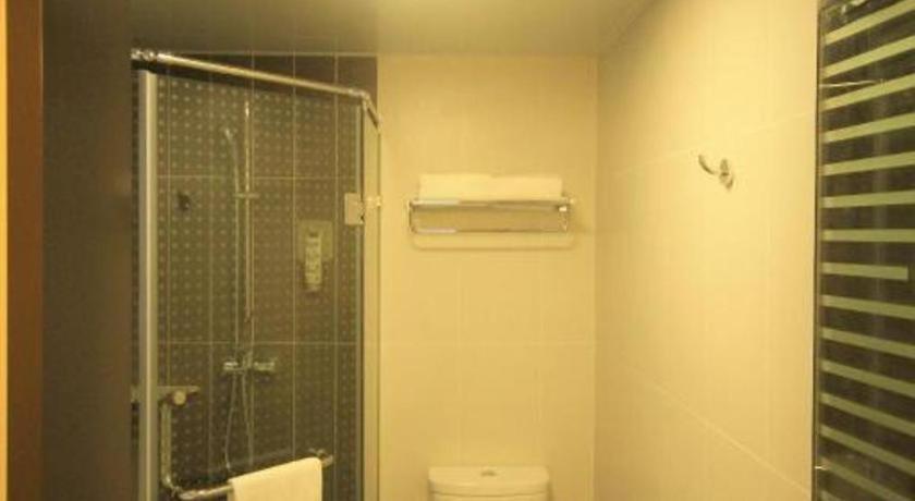 Отель Ibis Shenyang North Station Экстерьер фото