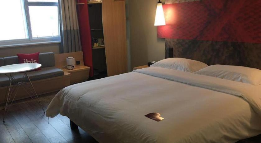 Отель Ibis Shenyang North Station Экстерьер фото