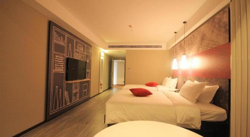 Отель Ibis Shenyang North Station Экстерьер фото