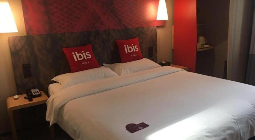 Отель Ibis Shenyang North Station Экстерьер фото