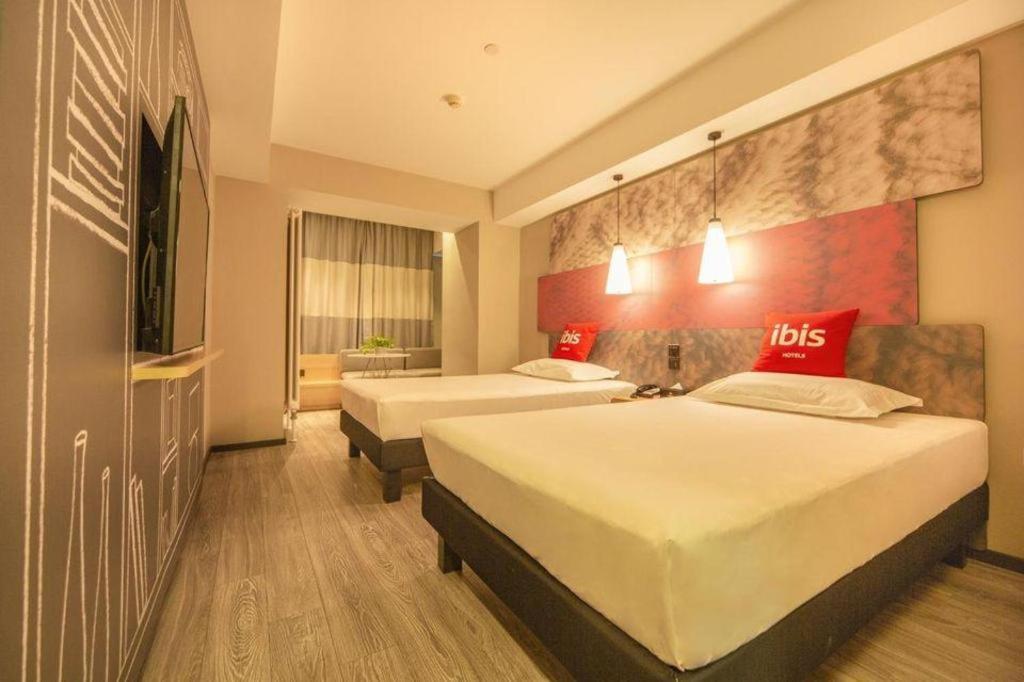 Отель Ibis Shenyang North Station Экстерьер фото
